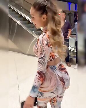 She Looks so good it hurts