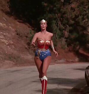 Lynda Carter running on Wonder Woman
