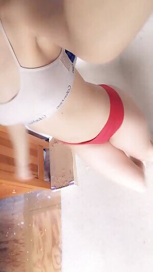 No one here no pants!