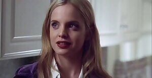 Mena Suvari in American Beauty