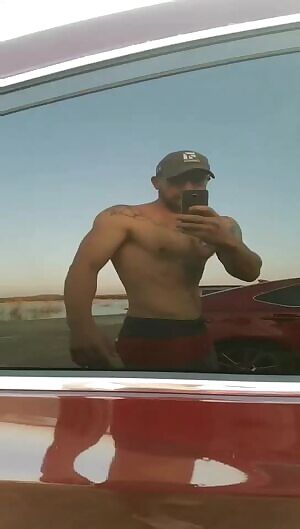 Any of you ladies have public flashing?