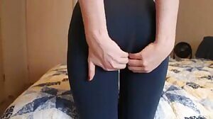 I love playing with my tight pussy in ront of an audience #teenemily1