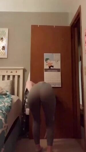 Grey leggings 🍑