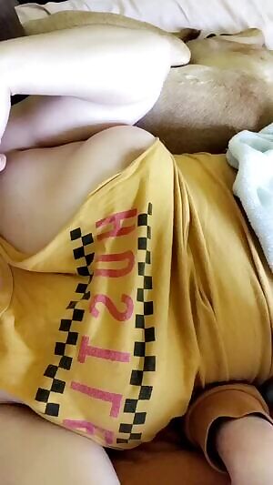 Peepin' Out 🍌💛