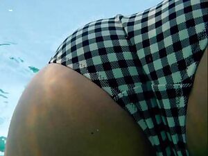 Goddess Giantess, who only desires crushing men and their wallets come serve me