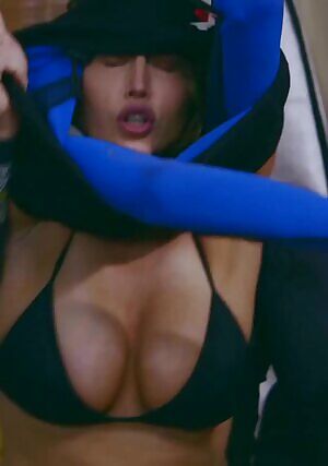 Estella Warren Boobs Grope In Undateable John 2