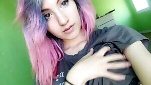 Okay, since no one liked the filter one😂here’s a different one with my pink hair