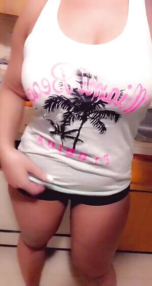 I am a strong black woman. Grateful for what I have worked for, what I strive for, who I was, who I am and who I strive to be. I am gracefully confident in me. Yes!