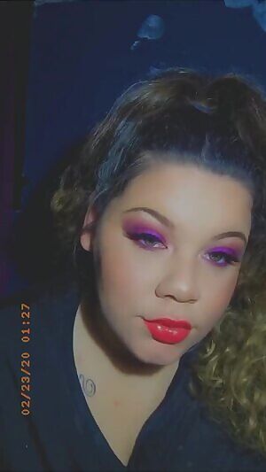 Who wants my lips wrapped around their big cock ? 😋