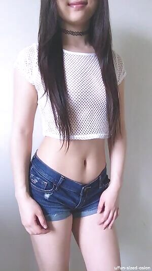 Roses are red, violets are blue; It's my cake day, I'm stripping for you 💋