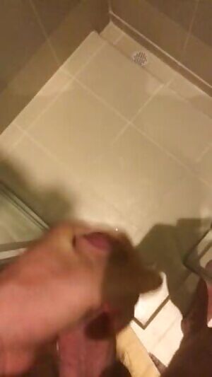 Isn’t 15 enough for a shower ?! Ladies PM Welcomed ;)