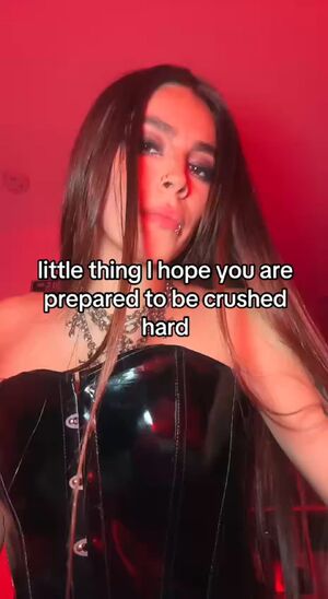 Leashed Women Sex Slave kpop littlegothinheels