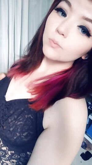 I've got a few things for you to play with under my lil outfit 😘