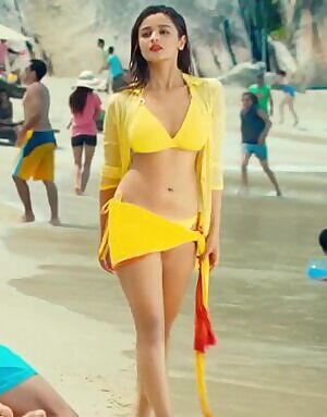 Alia Bhatt - Student Of The Year.