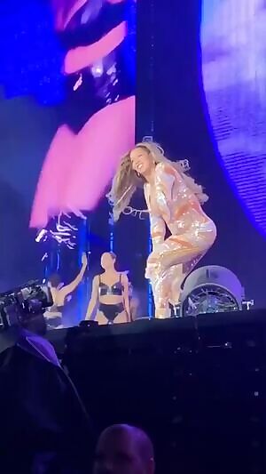Imagine Beyonce's big ass rubbing on your cock