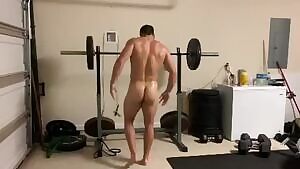 Best part about quarantine? Getting to use the home gym naked 😉