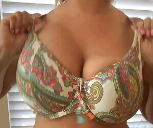 Monday morning for boobbounce 😘