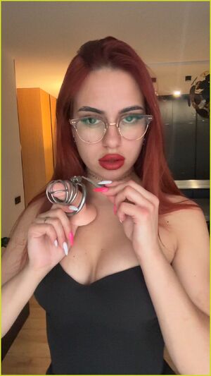 Headscissors Feet Femdom Mistress