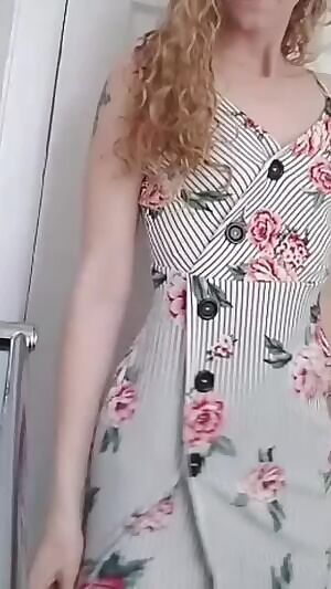 Yesterday i showed off my tiny titties, so today you get my ample ass 😜