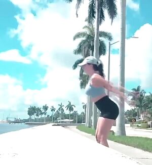 Jumping Squats Slomo