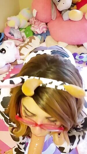 Hucow POV blowjob? Yes please! 4.5 minutes, only $20 with Indiebill, $30 with AGC! Shy about this one because I talk a bit 🙈 trying to get outta my comfort zone hehe