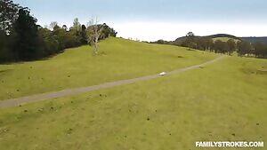 Isabelle Deltore, Aria Lee