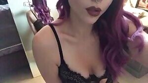 Hope this doesn't get deleted now that gfycat has changed their policy... but until then.. I hope you guys appreciate a little lipstick and lingerie on your eed 😘