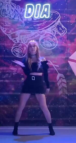 Dia - Eunice, Somyi, Yebin, Eunchae, Jooeun,Huihyeon and Chaeyeon