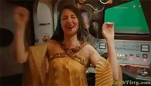 Alison Brie double handjob