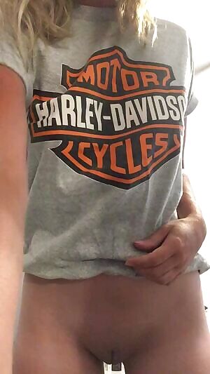 irst time doing a titty drop, what other firsts do you want to see? 💋😜