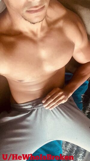 Dig your fingers into my shoulders