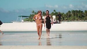 Kate Upton's big bouncing boobies are gonna make me bust