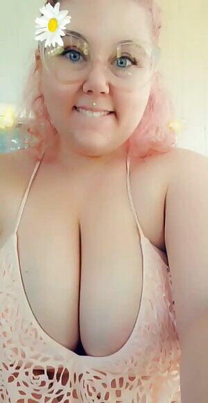 HAPPY FRIYAY!! 👑🎀😈 PMs always open!