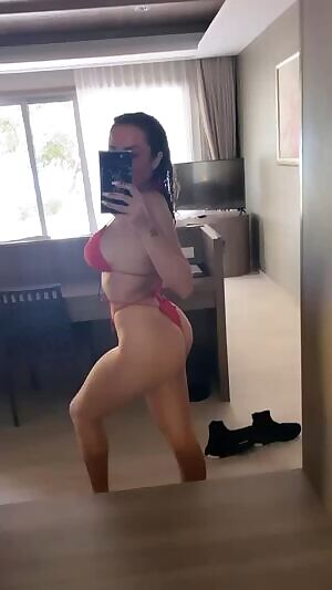 that juicy ass. damnnnn,