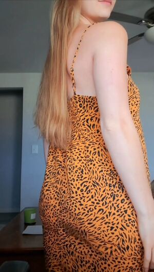 GAWT DAMN! Baby got back... and dimples haha