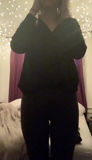 peek at what’s underneath on this slow monday 😴