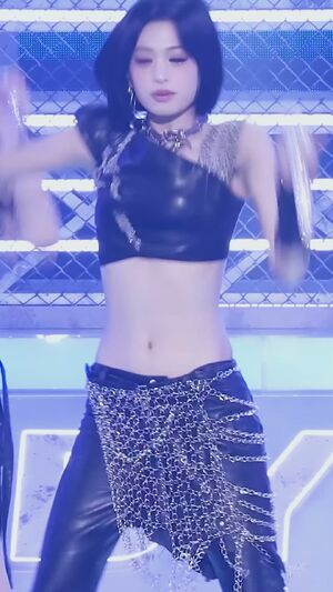 BABYMONSTER - AHYEON
