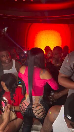 Celebs Ass Shaking Big Tits Booty