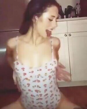 Lily Mo Sheen, Kate Beckinsales freaky daughter, definitely enjoys riding cock