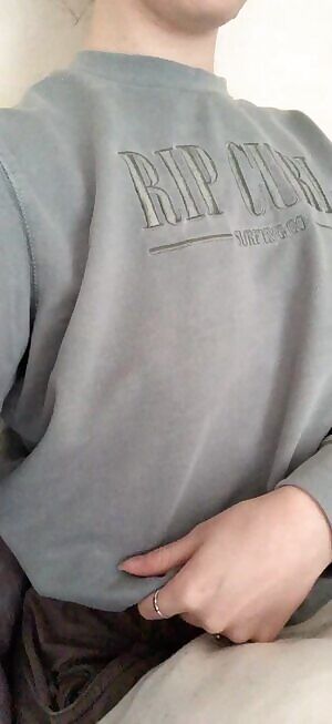 Tuesday aternoon boobies 💜