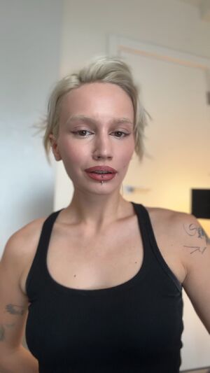 Giantess IRL Crush Deepthroat Long Tongue