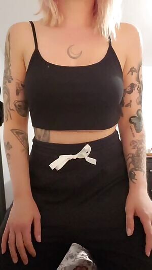 Are you into cute, bouncy drops? 😽