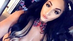 VIDEO: Sexy former barista Deanna Rose