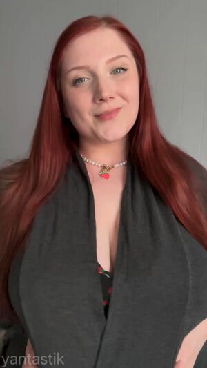 Redheads Amateur BBW Big Tits Cleavage
