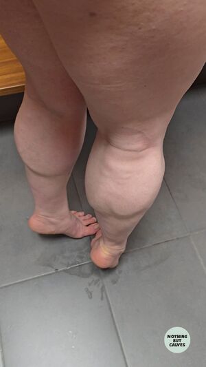 Muscle Girls Fansly Legs Locker Room