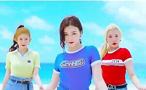 Momoland - Nancy & Yeonwoo