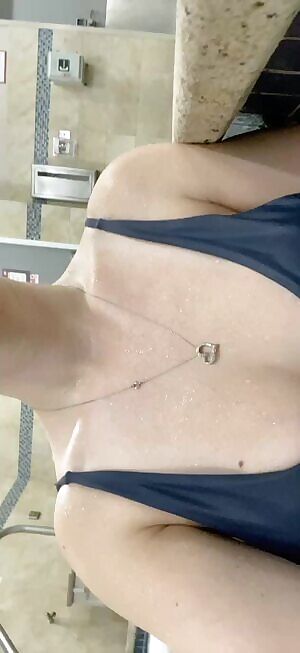 Frisky and risky in the hot tub after my workout 😏