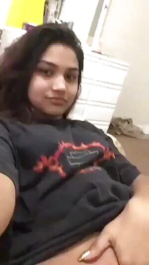 This is how desi chicks cum! ;)