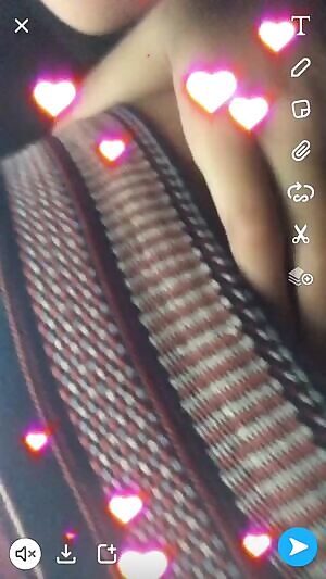 eaturing my fingers 💖