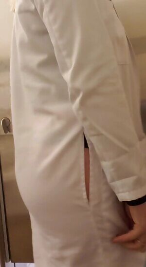 ound a way to wear my green today! 👩🏼‍⚕️🍀